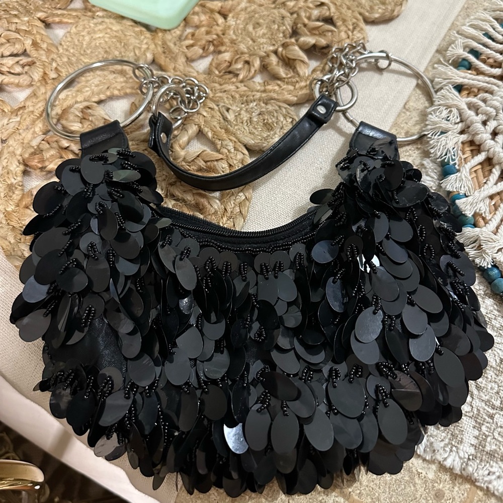 Black vintage disc fringe night out bag